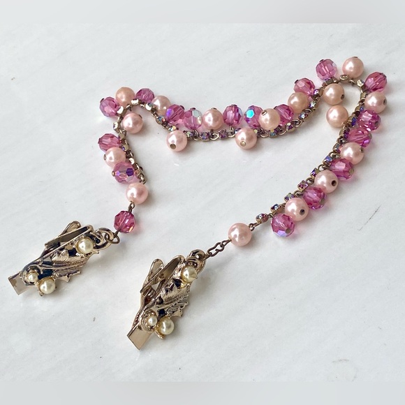 1950’s Vintage Pink Crystal & Rhinestone Sweater Clip - Picture 2 of 11